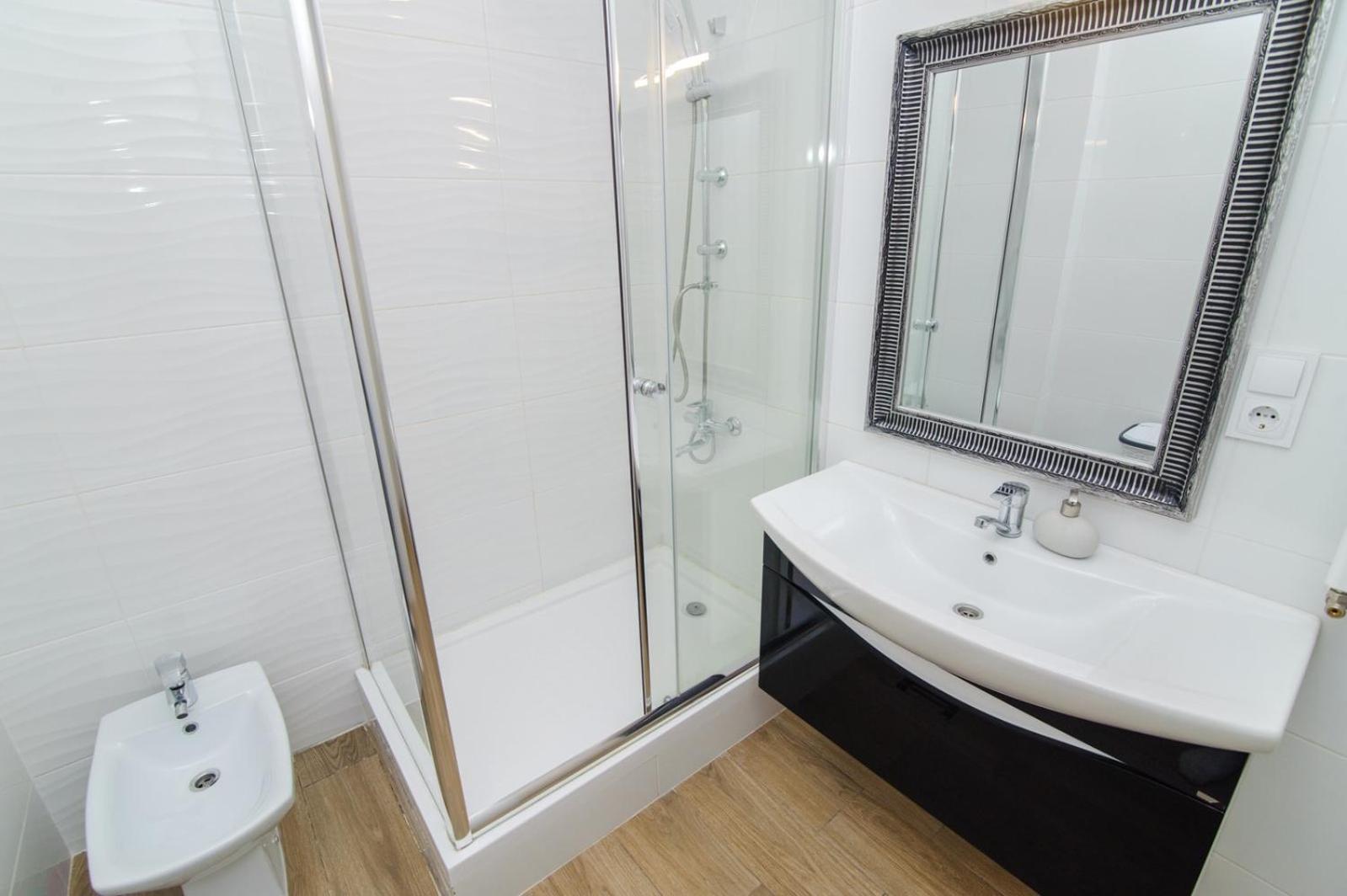 Extra Grand Lev Tolstoi Two Bedrooms Kisinyov Kültér fotó
